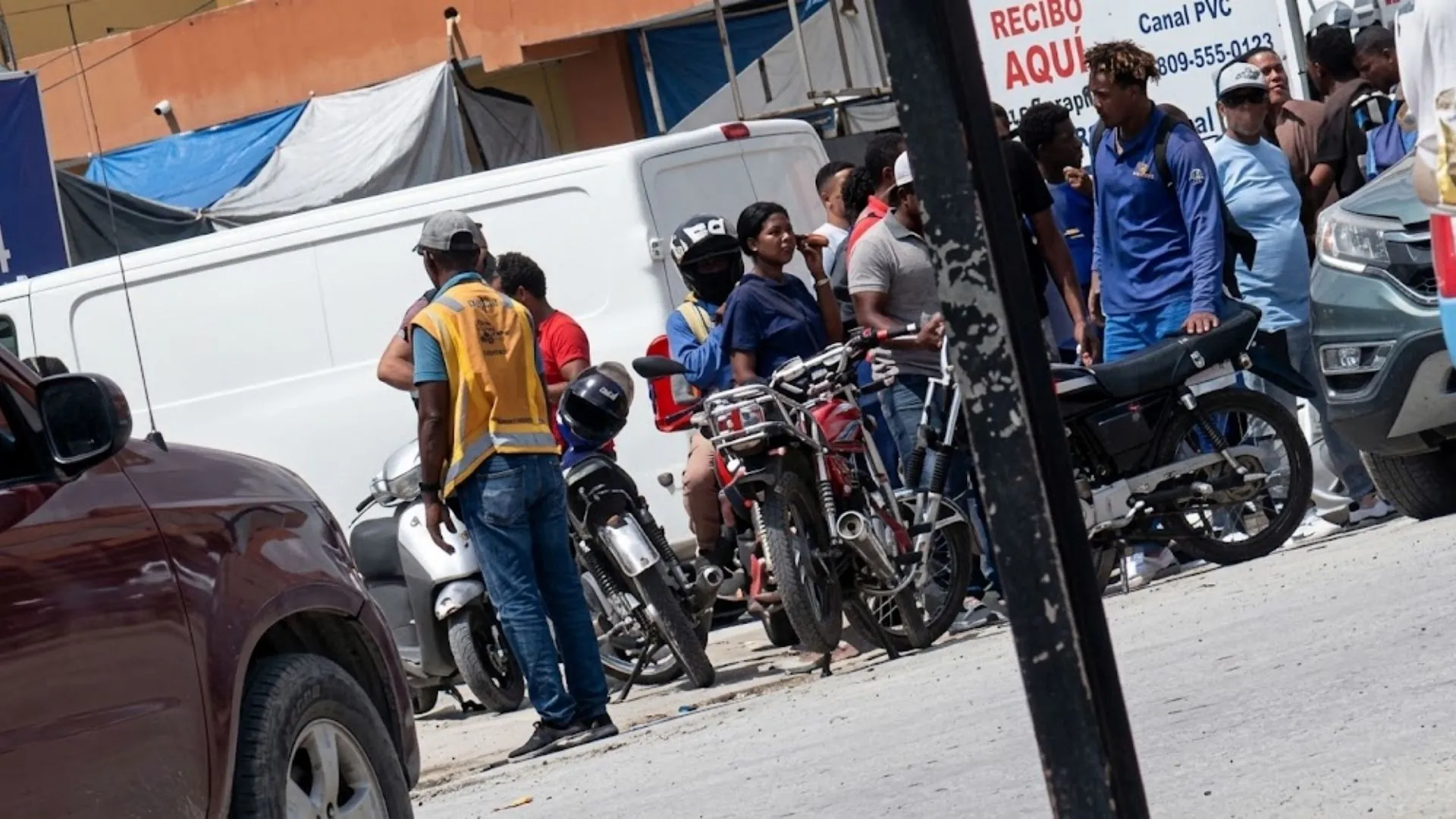 Mujer de apróximadamente 70 años resulta herida tras ser atropellada por motorista en Verón