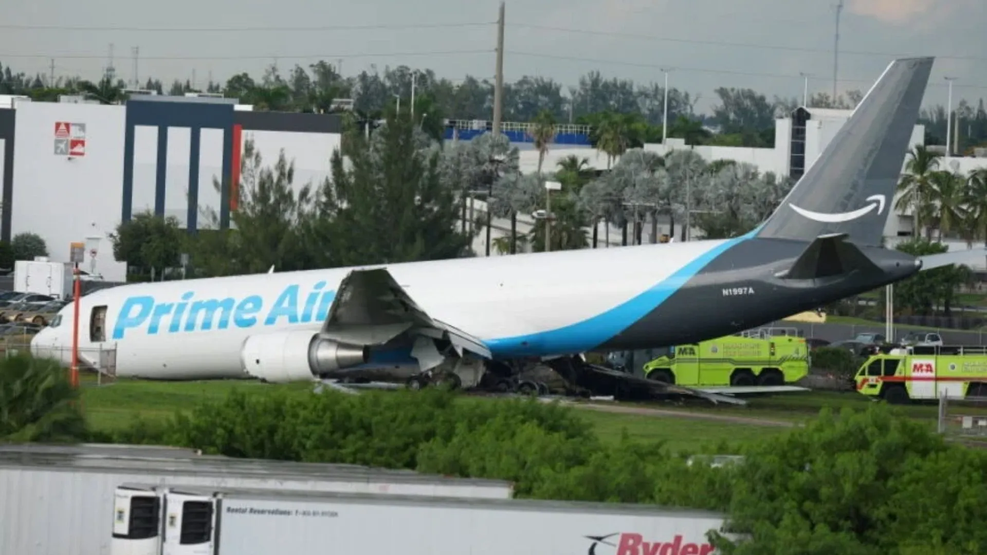Aterrizaje fatal: Avión de carga de Amazon se sale de pista y causa tragedia en Miami