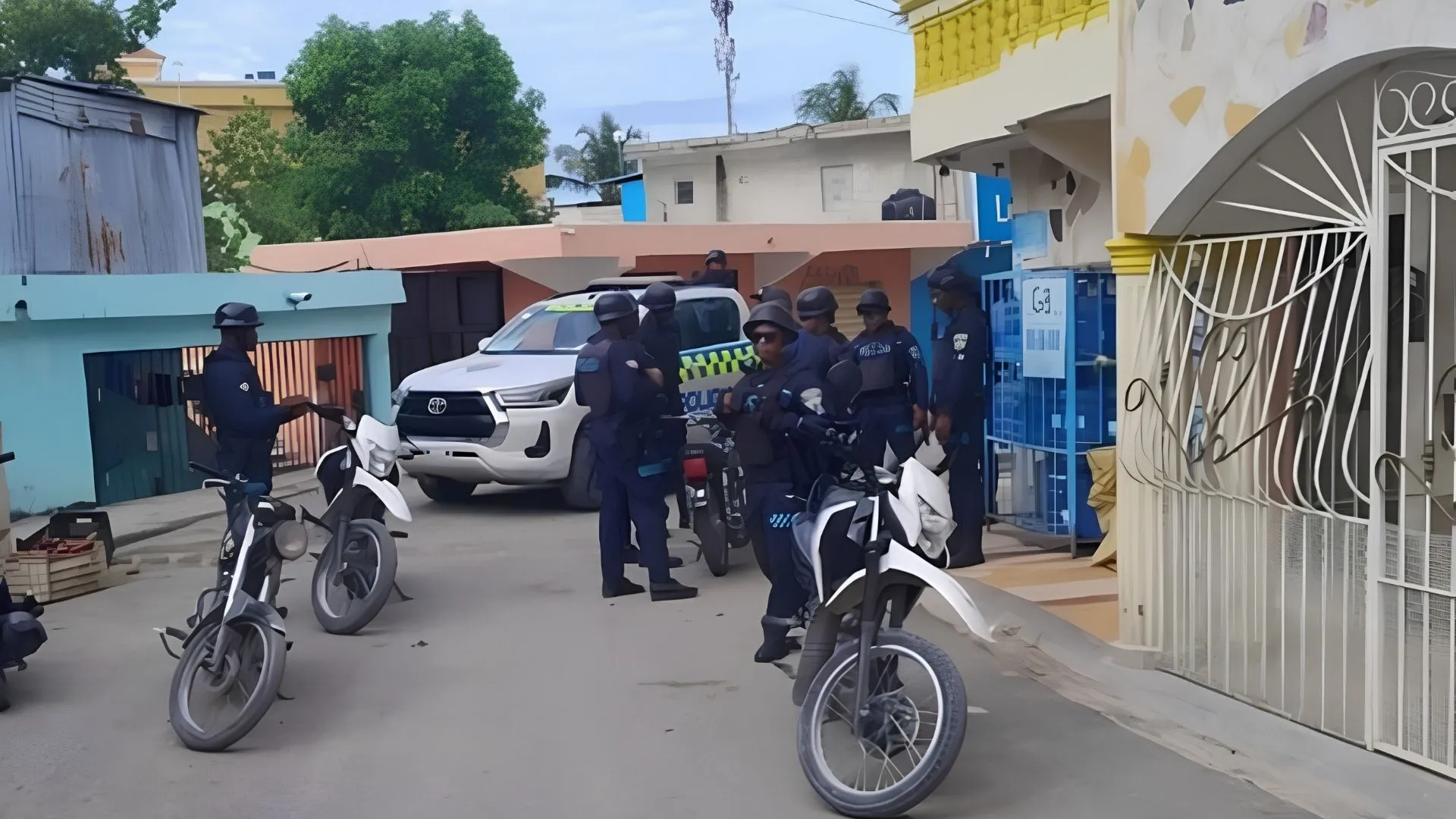 Policía Nacional realiza allanamientos en Verón–Punta Cana para prevenir acciones de la banda ADP